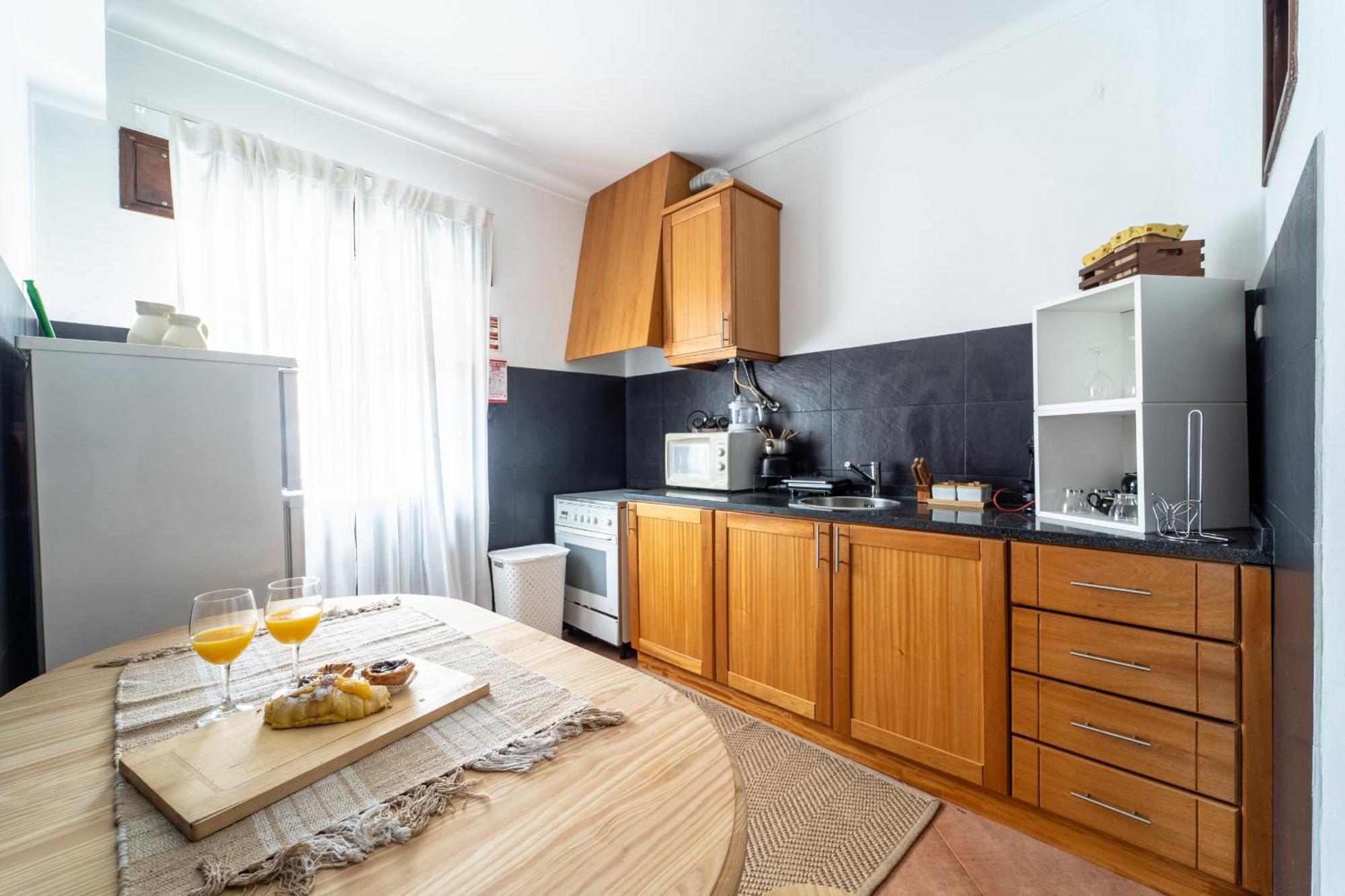 Casino And Beach Apartment By House And People 포보아데바짐 외부 사진